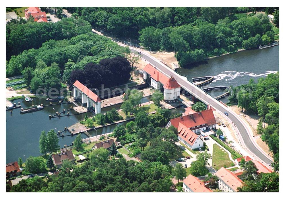 Kleinmachnow from above - Neu fertiggestellter Brückenneubau im Rahmen von Modernisierungs- und Erweiterungsarbeiten an der Schleuse in Kleinmachnow.