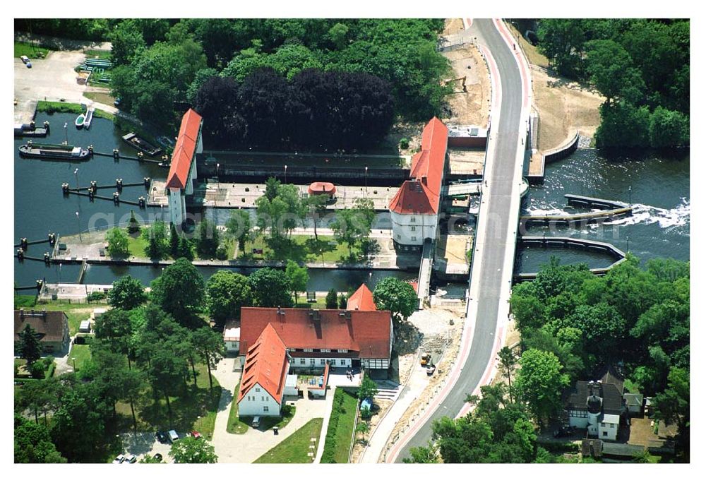 Aerial image Kleinmachnow - Neu fertiggestellter Brückenneubau im Rahmen von Modernisierungs- und Erweiterungsarbeiten an der Schleuse in Kleinmachnow.