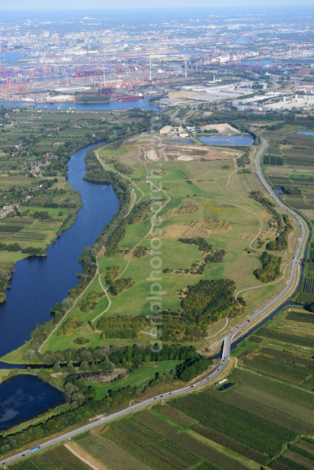 Aerial photograph Hamburg - Finkenwerder Bypass on the old Southern Elbe in Hamburg. A project of the Hamburg Port Authority HPA