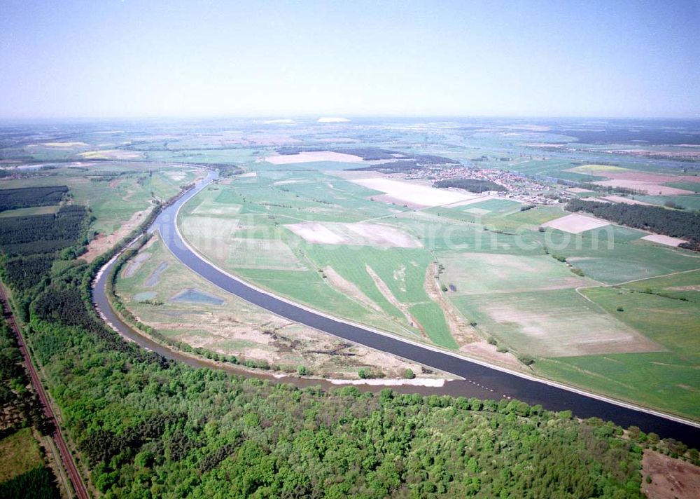 Parchau / Sachsen-Anhalt from above - Umgeleiteter Elbe-Havel-Kanal südlich von Parchau und nordöstlich von Burg in Sachsen-Anhalt. Ein Projekt des: Wasserstraßen-Neubauamt Magdeburg Frau Roskoden, Kleiner Werder 5c, 39114 MAGDEBURG Tel.: 0391-5352168