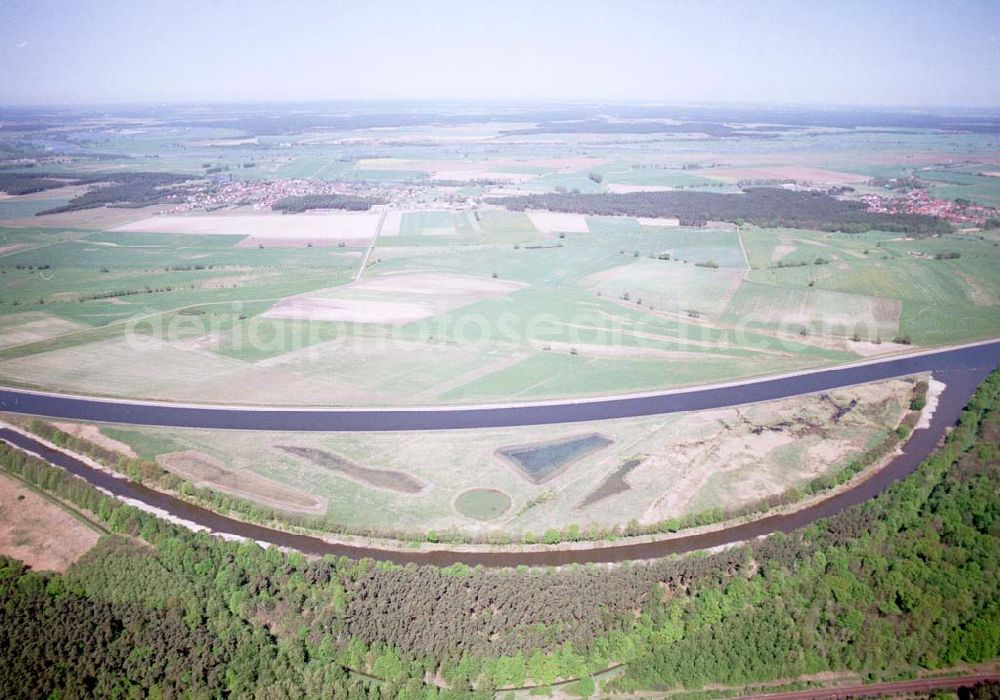 Aerial image Parchau / Sachsen-Anhalt - Umgeleiteter Elbe-Havel-Kanal südlich von Parchau und nordöstlich von Burg in Sachsen-Anhalt. Ein Projekt des: Wasserstraßen-Neubauamt Magdeburg Frau Roskoden, Kleiner Werder 5c, 39114 MAGDEBURG Tel.: 0391-5352168