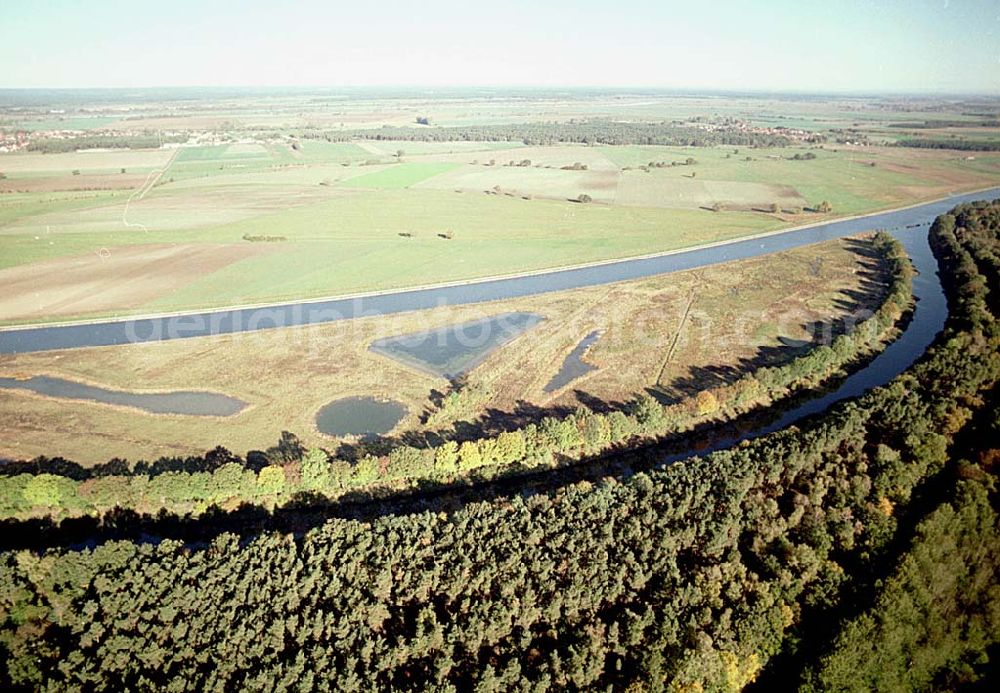 Parchau / Sachsen-Anhalt from above - Umgeleiteter Elbe-Havel-Kanal südlich von Parchau, östlich von Burg in Sachsen-Anhalt.