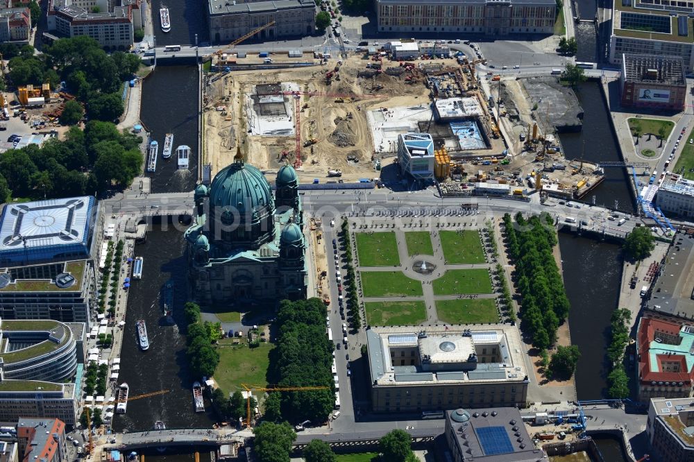 Berlin from above - View of the construction site for the new building the largest and most important cultural construction of the Federal Republic, the building of the Humboldt Forum in the form of the Berlin Palace