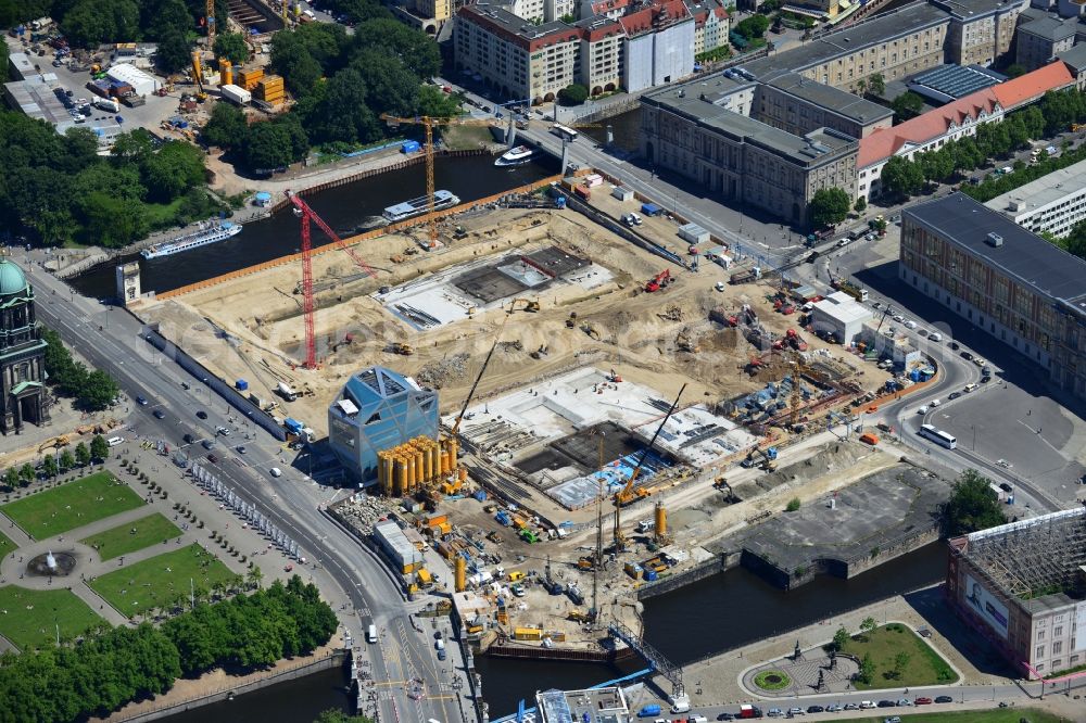 Aerial image Berlin - View of the construction site for the new building the largest and most important cultural construction of the Federal Republic, the building of the Humboldt Forum in the form of the Berlin Palace