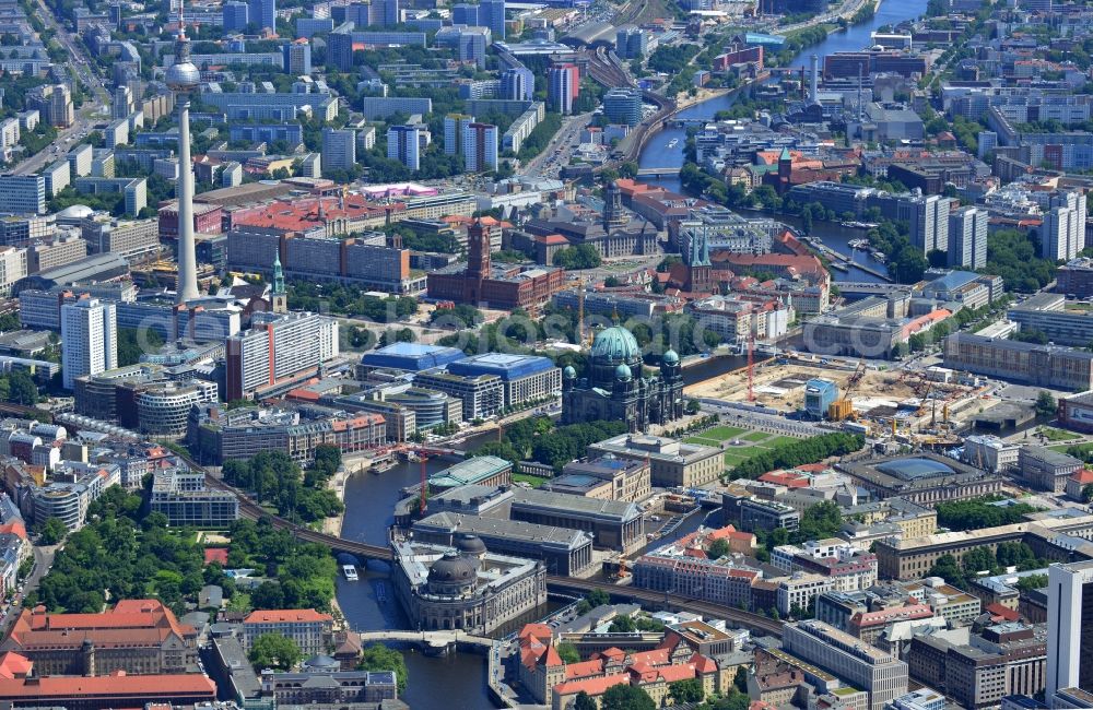 Aerial photograph Berlin - View of the construction site for the new building the largest and most important cultural construction of the Federal Republic, the building of the Humboldt Forum in the form of the Berlin Palace