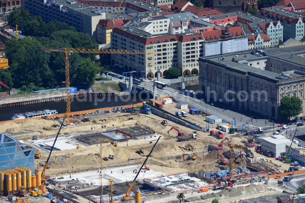 Berlin from the bird's eye view: View of the construction site for the new building the largest and most important cultural construction of the Federal Republic, the building of the Humboldt Forum in the form of the Berlin Palace