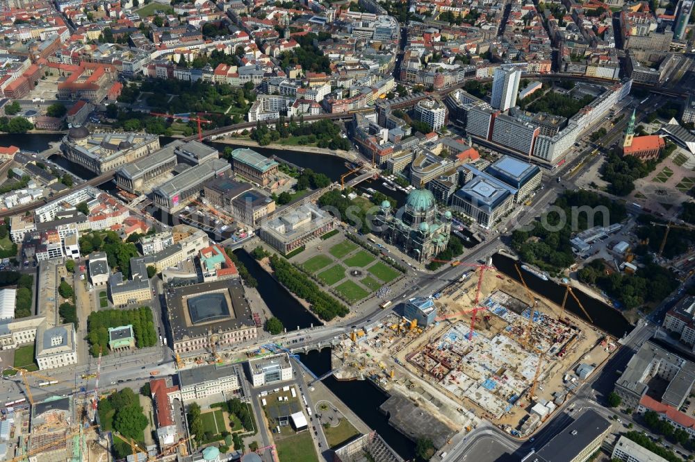 Berlin from above - View of the construction site for the new building the largest and most important cultural construction of the Federal Republic, the building of the Humboldt Forum in the form of the Berlin Palace