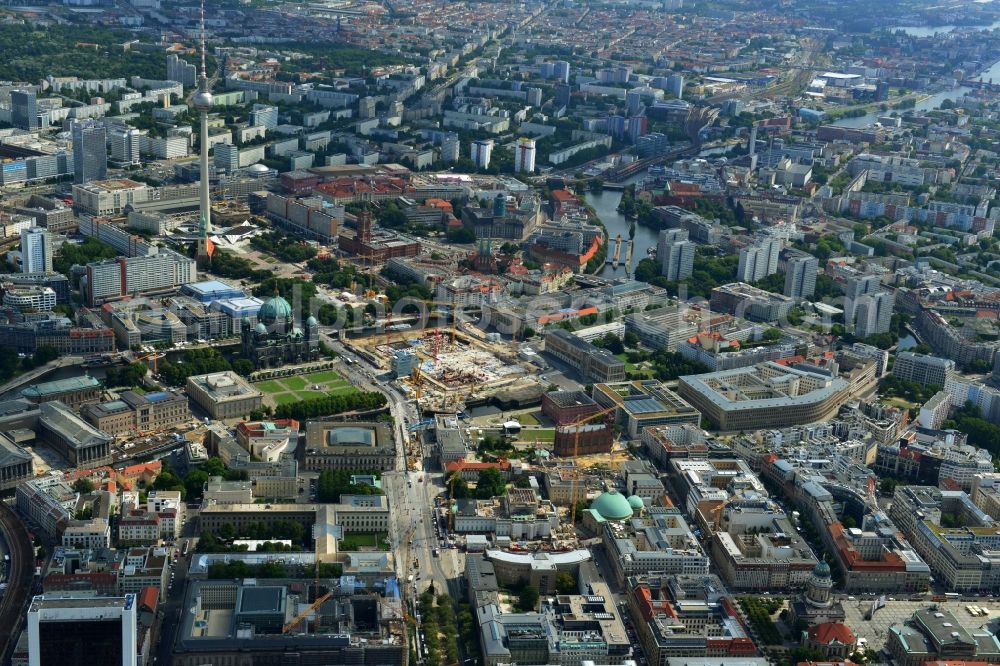 Berlin from the bird's eye view: View of the construction site for the new building the largest and most important cultural construction of the Federal Republic, the building of the Humboldt Forum in the form of the Berlin Palace