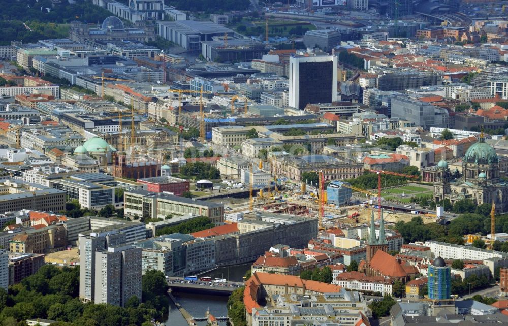 Aerial image Berlin - View of the construction site for the new building the largest and most important cultural construction of the Federal Republic, the building of the Humboldt Forum in the form of the Berlin Palace