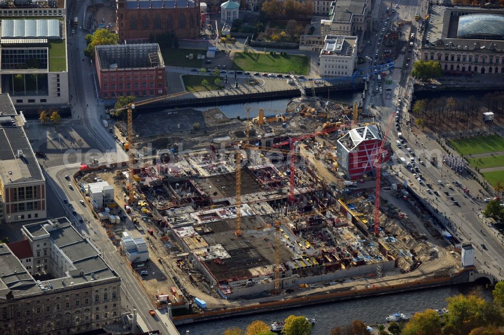 Aerial image Berlin - View of the construction site for the new building the largest and most important cultural construction of the Federal Republic, the building of the Humboldt Forum in the form of the Berlin Palace