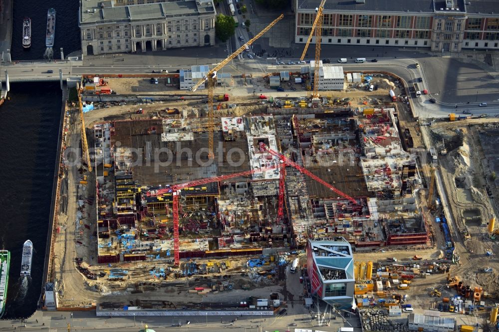 Aerial image Berlin - View of the construction site for the new building the largest and most important cultural construction of the Federal Republic, the building of the Humboldt Forum in the form of the Berlin Palace