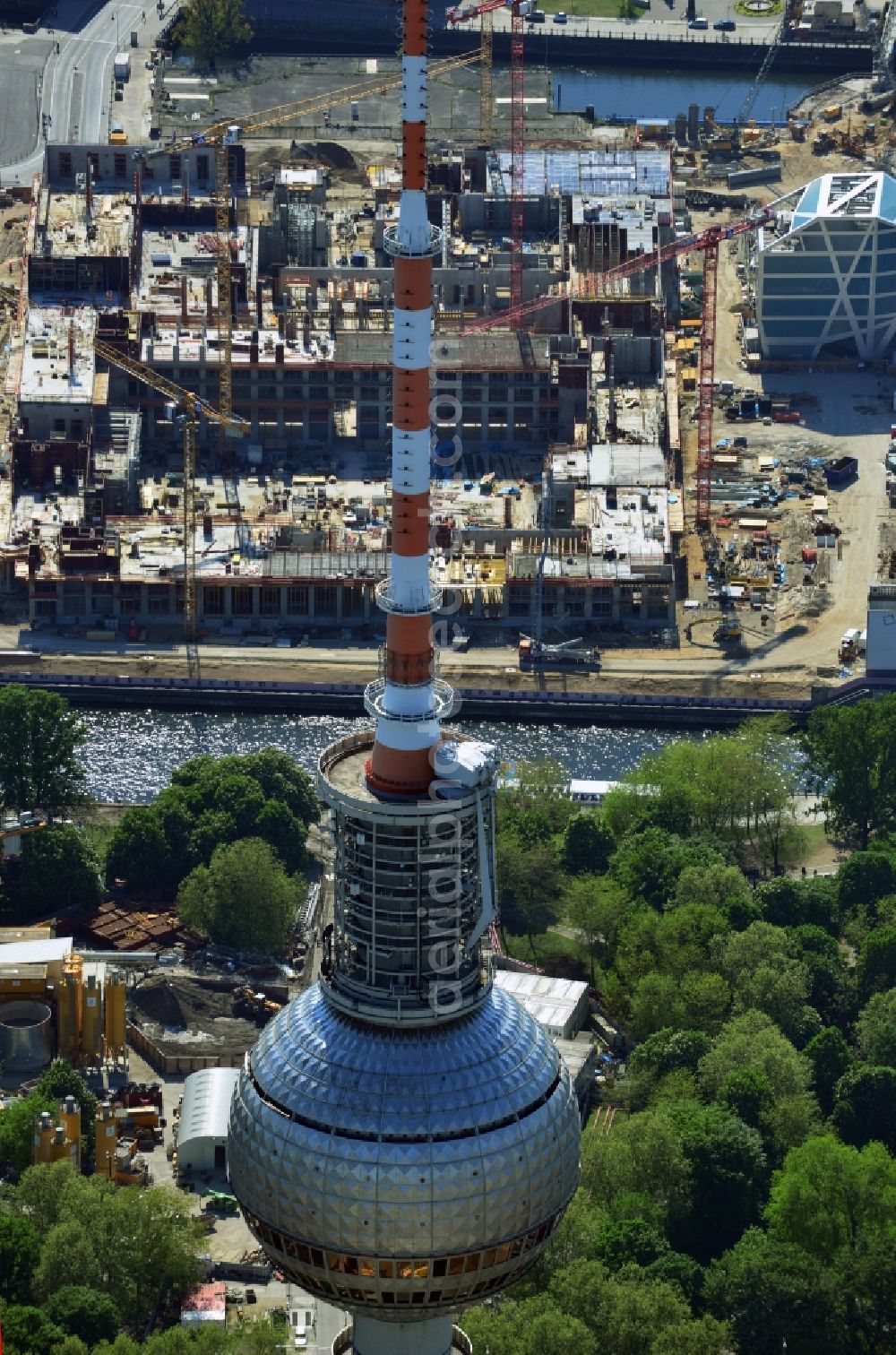 Aerial photograph Berlin - View of the construction site for the new building the largest and most important cultural construction of the Federal Republic, the building of the Humboldt Forum in the form of the Berlin Palace