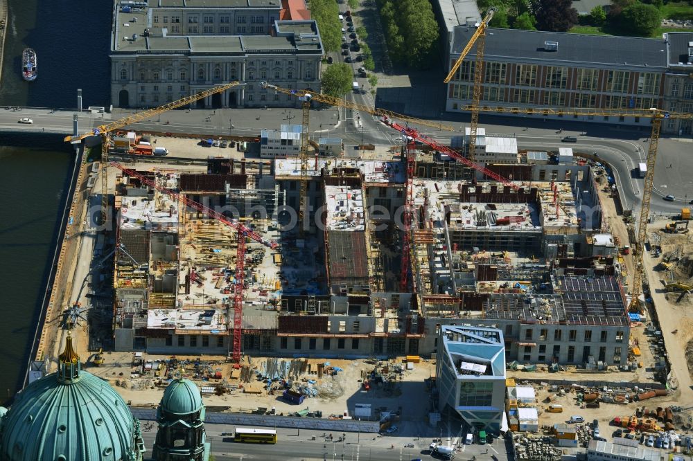 Aerial image Berlin - View of the construction site for the new building the largest and most important cultural construction of the Federal Republic, the building of the Humboldt Forum in the form of the Berlin Palace