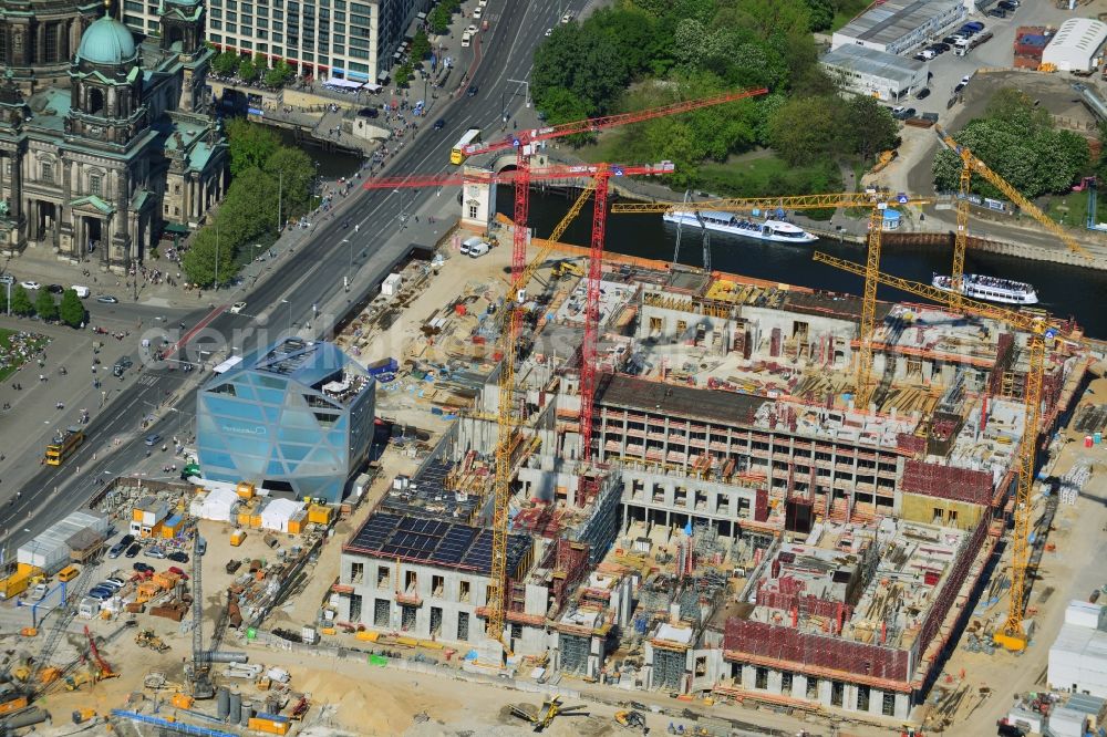 Aerial image Berlin - View of the construction site for the new building the largest and most important cultural construction of the Federal Republic, the building of the Humboldt Forum in the form of the Berlin Palace