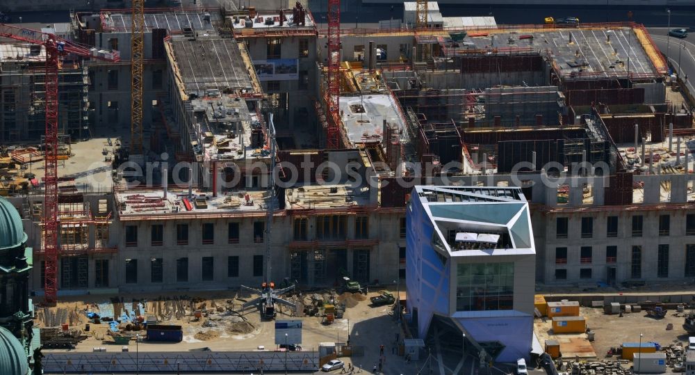 Berlin from the bird's eye view: View of the construction site for the new building the largest and most important cultural construction of the Federal Republic, the building of the Humboldt Forum in the form of the Berlin Palace