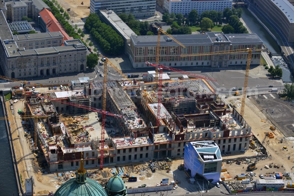 Berlin from the bird's eye view: View of the construction site for the new building the largest and most important cultural construction of the Federal Republic, the building of the Humboldt Forum in the form of the Berlin Palace