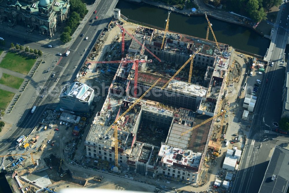 Aerial photograph Berlin - View of the construction site for the new building the largest and most important cultural construction of the Federal Republic, the building of the Humboldt Forum in the form of the Berlin Palace