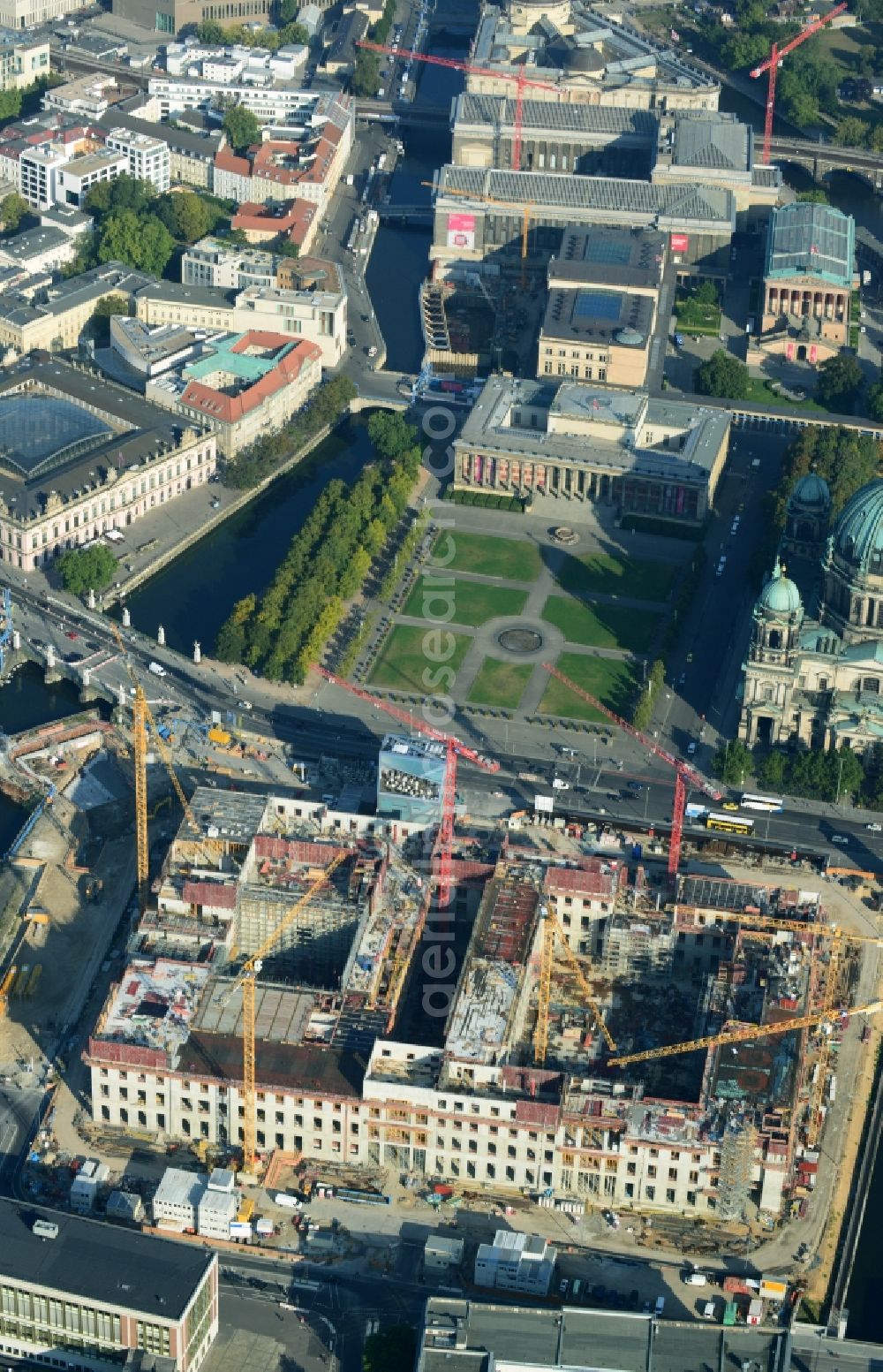 Aerial image Berlin - View of the construction site for the new building the largest and most important cultural construction of the Federal Republic, the building of the Humboldt Forum in the form of the Berlin Palace