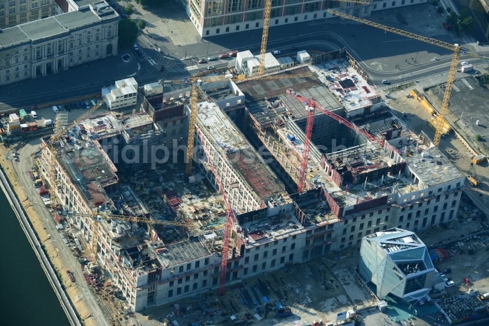 Berlin from the bird's eye view: View of the construction site for the new building the largest and most important cultural construction of the Federal Republic, the building of the Humboldt Forum in the form of the Berlin Palace