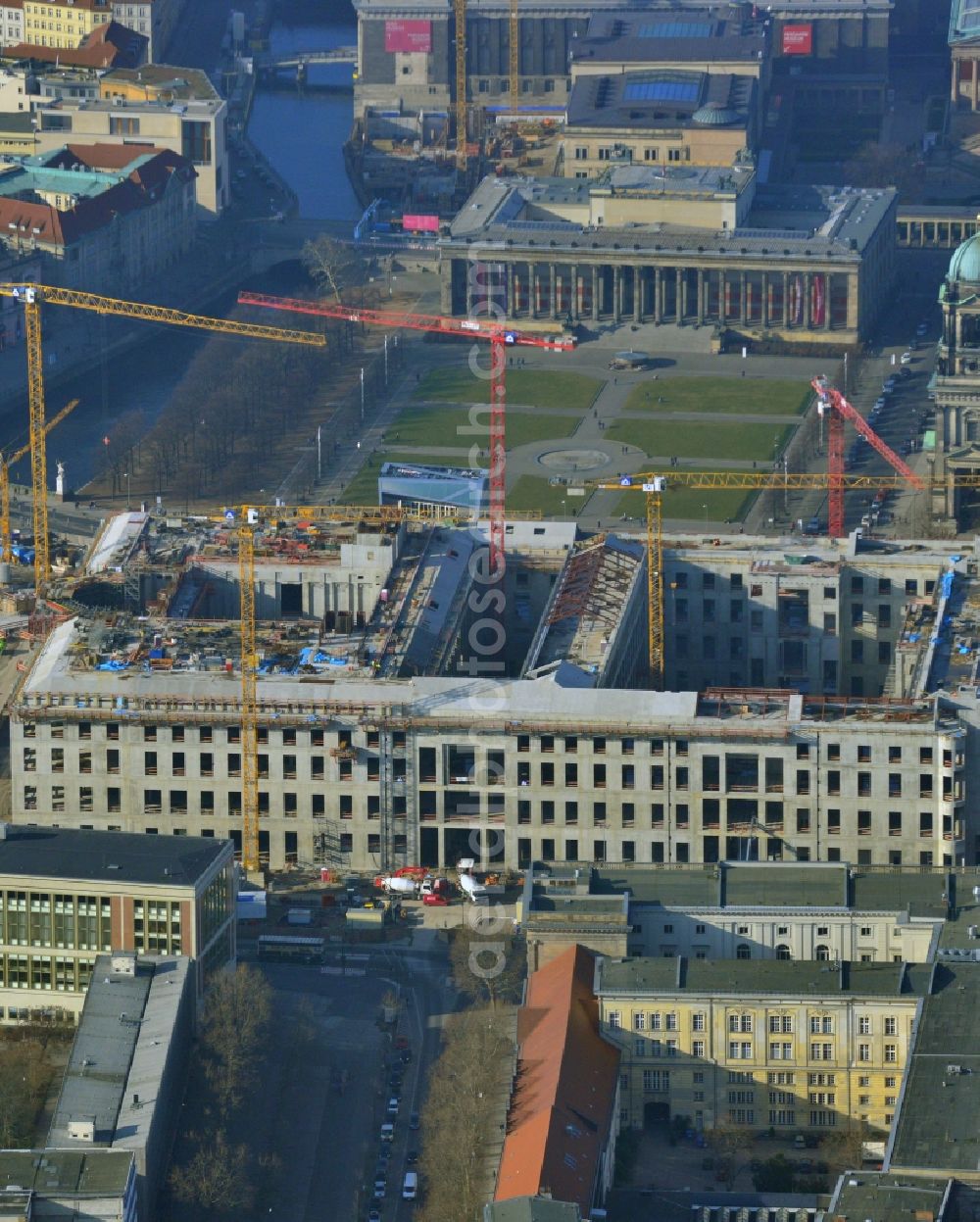 Berlin from the bird's eye view: View of the construction site for the new building the largest and most important cultural construction of the Federal Republic, the building of the Humboldt Forum in the form of the Berlin Palace