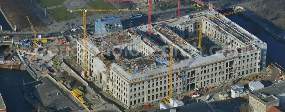 Aerial photograph Berlin - View of the construction site for the new building the largest and most important cultural construction of the Federal Republic, the building of the Humboldt Forum in the form of the Berlin Palace