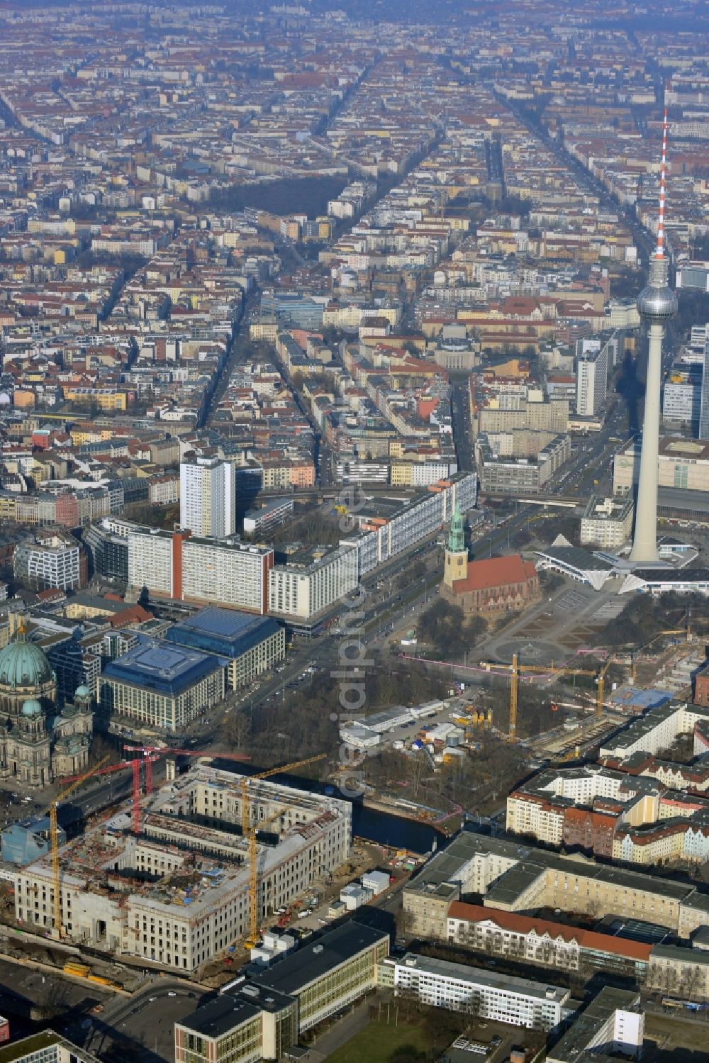 Aerial image Berlin - View of the construction site for the new building the largest and most important cultural construction of the Federal Republic, the building of the Humboldt Forum in the form of the Berlin Palace