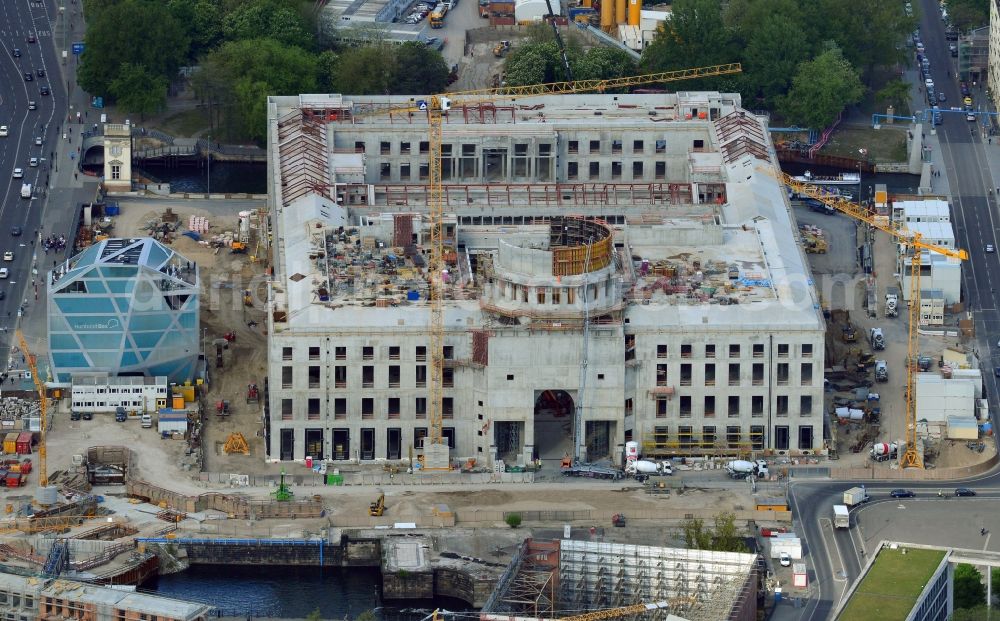 Aerial image Berlin - View of the construction site for the new building the largest and most important cultural construction of the Federal Republic, the building of the Humboldt Forum in the form of the Berlin Palace