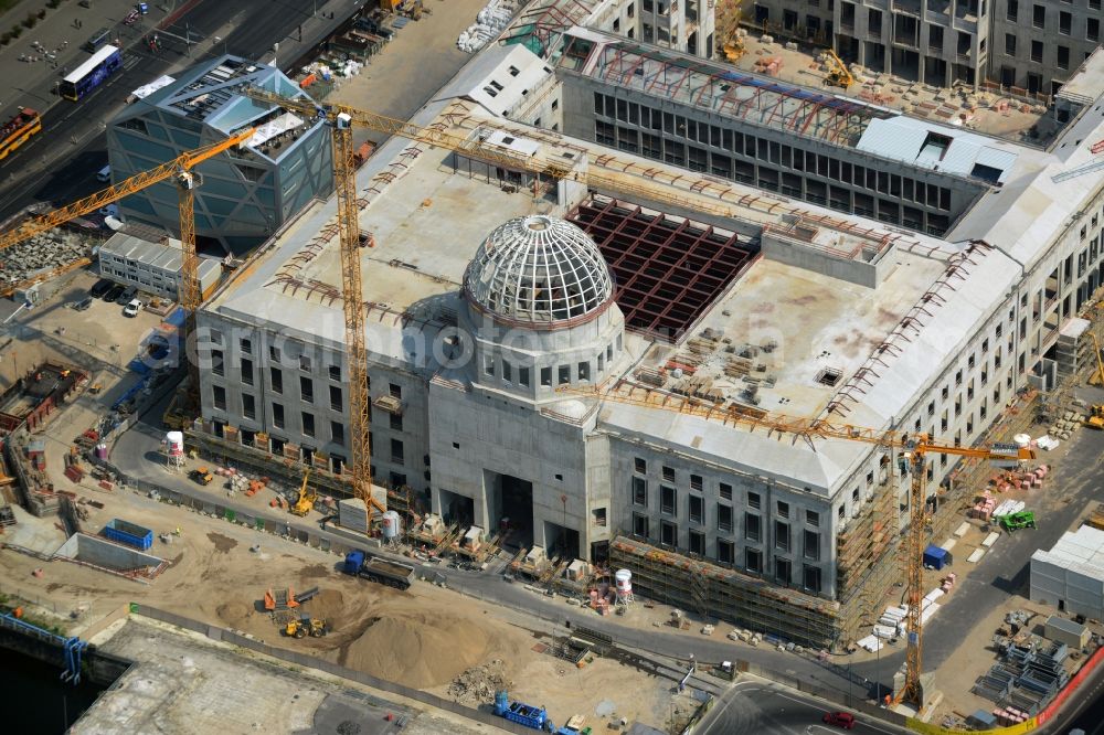 Berlin from the bird's eye view: View of the construction site for the new building the largest and most important cultural construction of the Federal Republic, the building of the Humboldt Forum in the form of the Berlin Palace