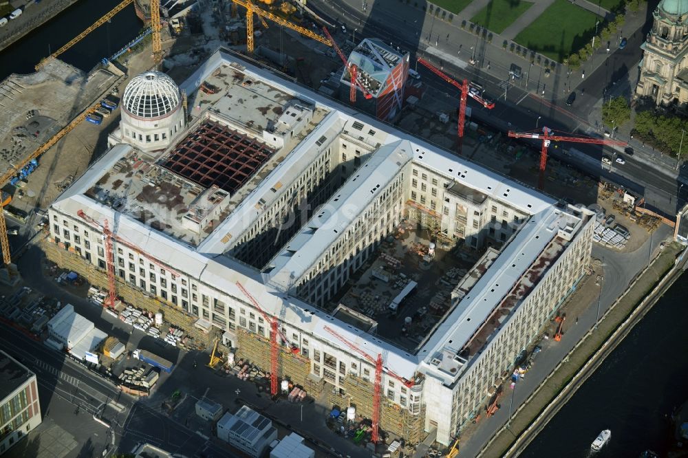 Aerial image Berlin - View of the construction site for the new building the largest and most important cultural construction of the Federal Republic, the building of the Humboldt Forum in the form of the Berlin Palace