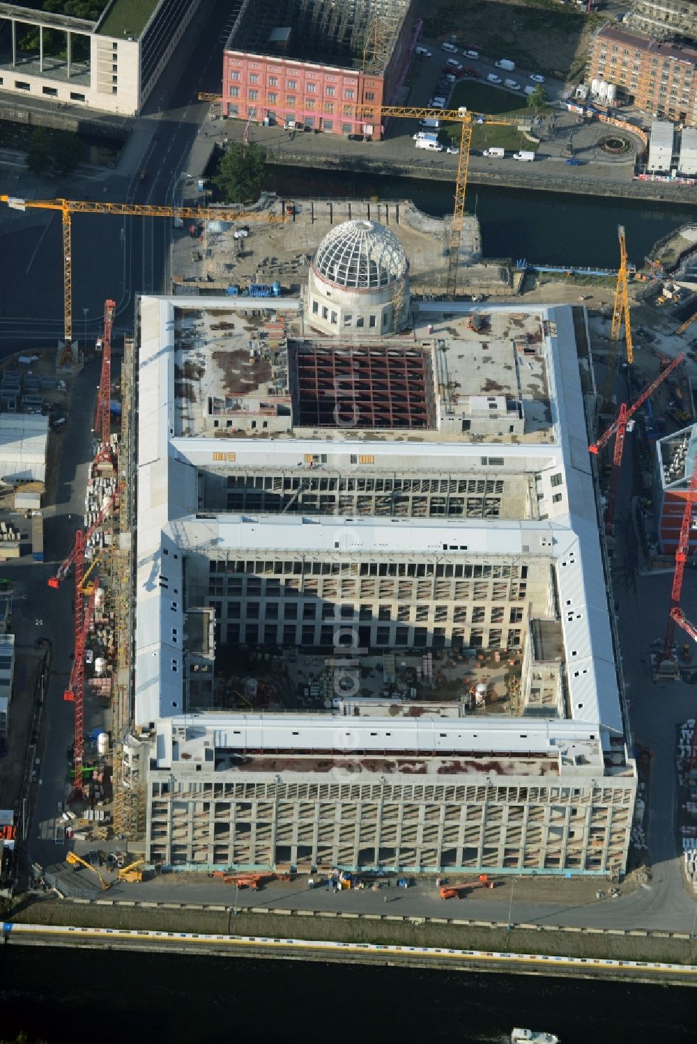 Aerial photograph Berlin - View of the construction site for the new building the largest and most important cultural construction of the Federal Republic, the building of the Humboldt Forum in the form of the Berlin Palace