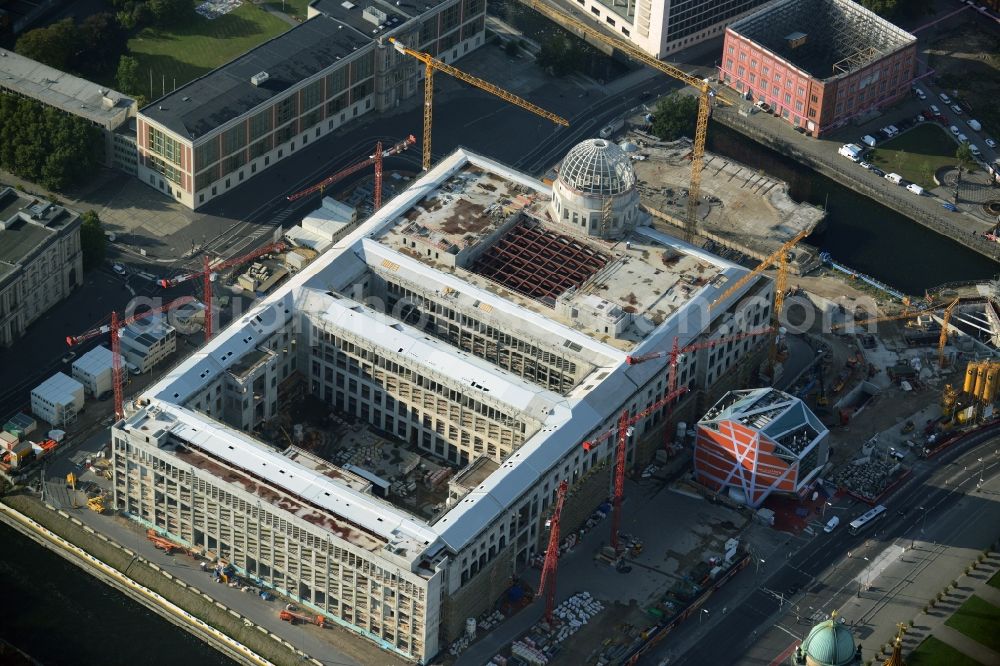 Aerial image Berlin - View of the construction site for the new building the largest and most important cultural construction of the Federal Republic, the building of the Humboldt Forum in the form of the Berlin Palace