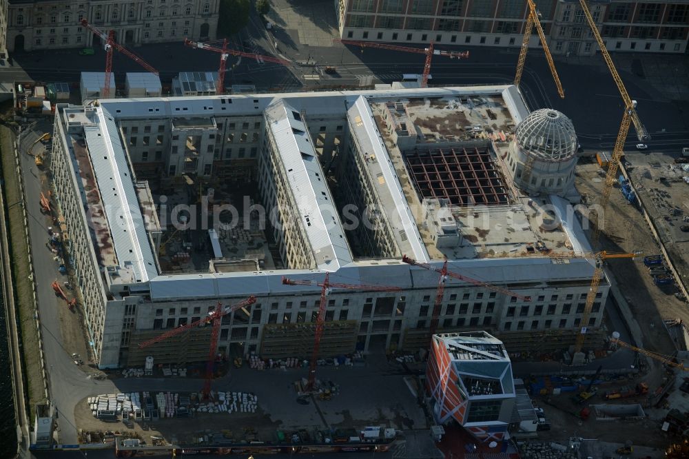 Aerial photograph Berlin - View of the construction site for the new building the largest and most important cultural construction of the Federal Republic, the building of the Humboldt Forum in the form of the Berlin Palace