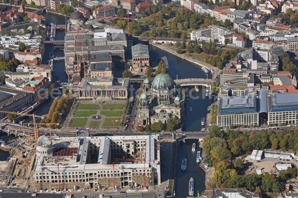 Aerial image Berlin - View of the construction site for the new building the largest and most important cultural construction of the Federal Republic, the building of the Humboldt Forum in the form of the Berlin Palace