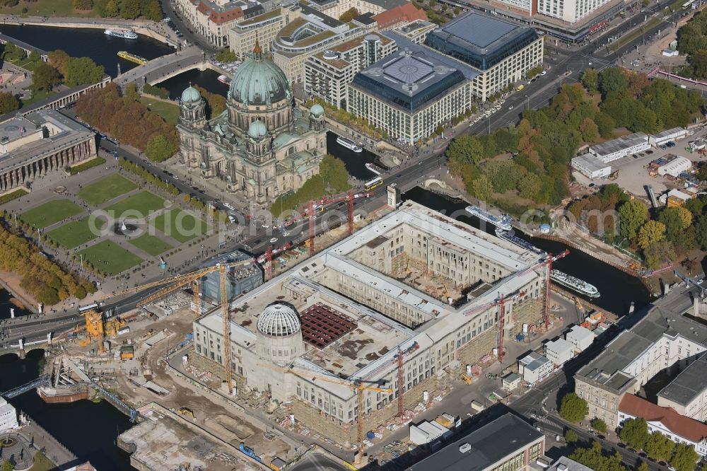 Aerial photograph Berlin - View of the construction site for the new building the largest and most important cultural construction of the Federal Republic, the building of the Humboldt Forum in the form of the Berlin Palace