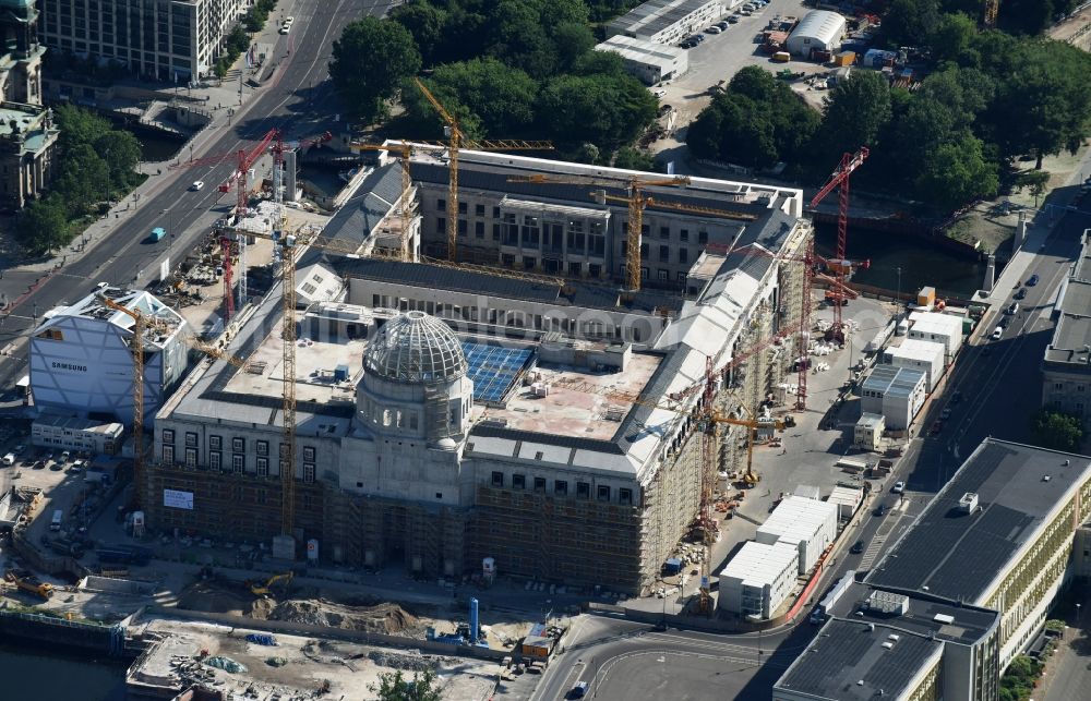 Aerial photograph Berlin - View of the construction site for the new building the largest and most important cultural construction of the Federal Republic, the building of the Humboldt Forum in the form of the Berlin Palace