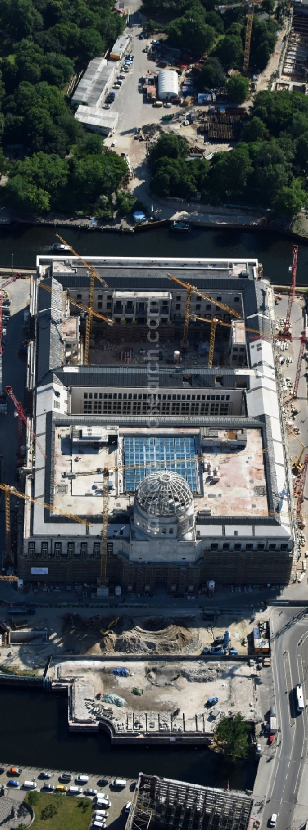 Berlin from the bird's eye view: View of the construction site for the new building the largest and most important cultural construction of the Federal Republic, the building of the Humboldt Forum in the form of the Berlin Palace