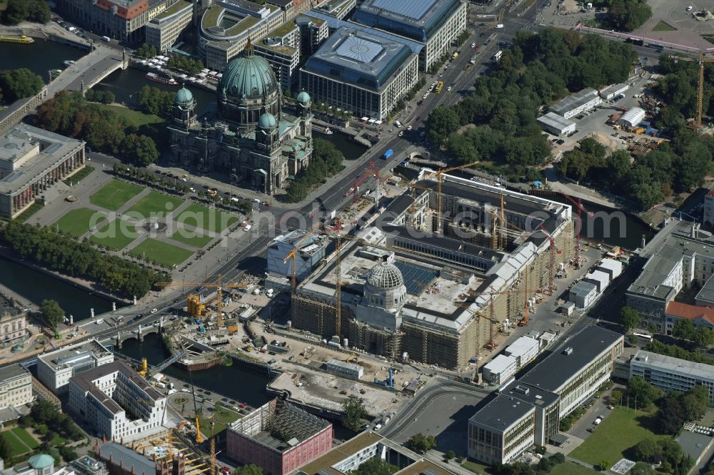 Aerial image Berlin - View of the construction site for the new building the largest and most important cultural construction of the Federal Republic, the building of the Humboldt Forum in the form of the Berlin Palace