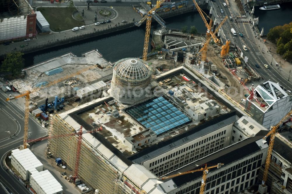 Aerial image Berlin - Construction site for the new building the largest and most important cultural construction of the Federal Republic, the building of the Humboldt Forum in the form of the Berlin Palace