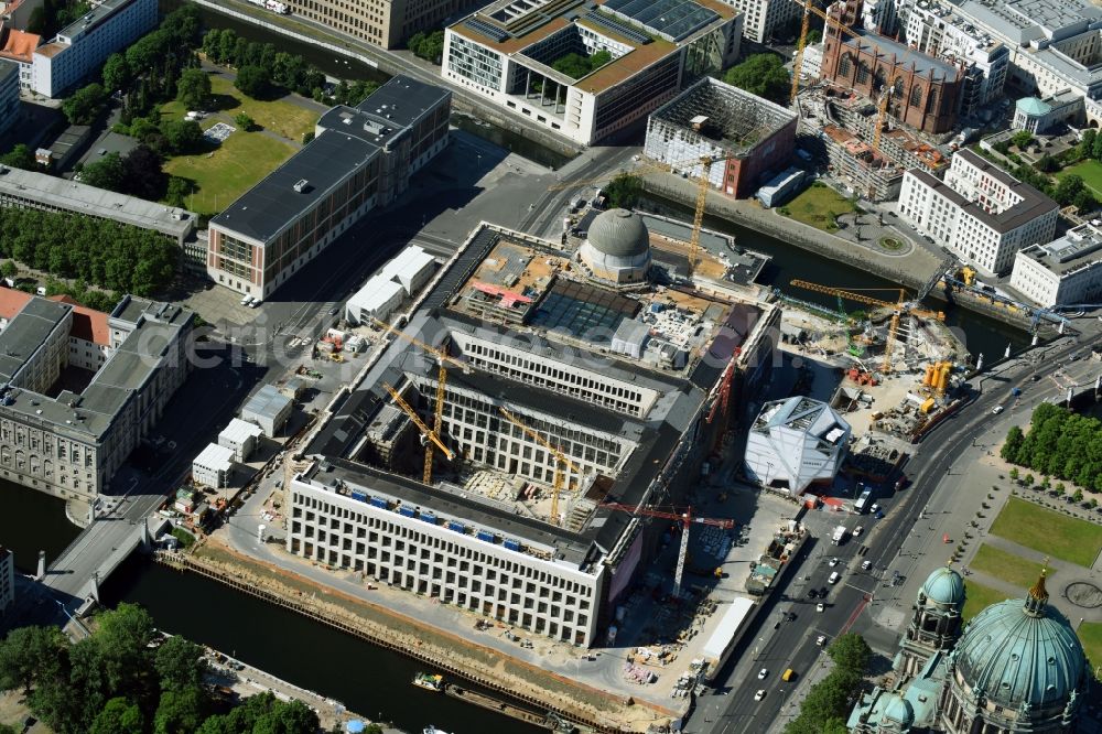 Aerial photograph Berlin - Construction site for the new building the largest and most important cultural construction of the Federal Republic, the building of the Humboldt Forum in the form of the Berlin Palace