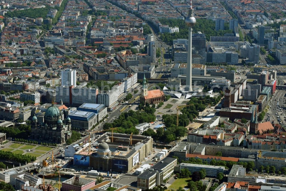 Aerial photograph Berlin - Construction site for the new building the largest and most important cultural construction of the Federal Republic, the building of the Humboldt Forum in the form of the Berlin Palace