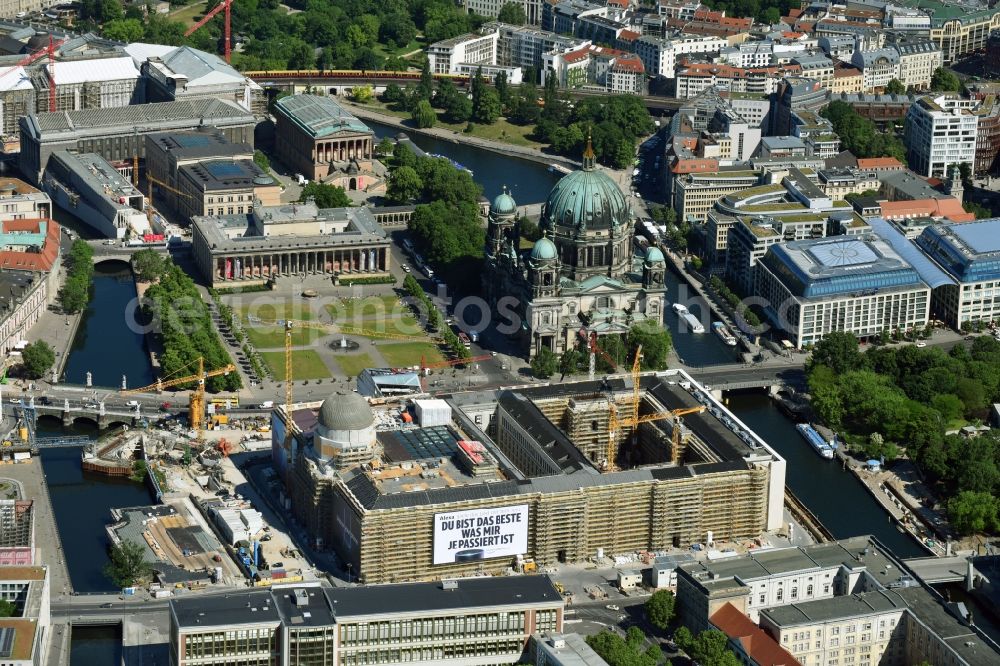 Aerial image Berlin - Construction site for the new building the largest and most important cultural construction of the Federal Republic, the building of the Humboldt Forum in the form of the Berlin Palace