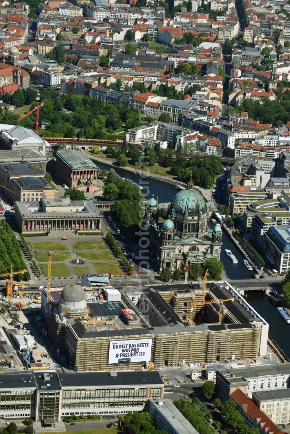 Aerial photograph Berlin - Construction site for the new building the largest and most important cultural construction of the Federal Republic, the building of the Humboldt Forum in the form of the Berlin Palace