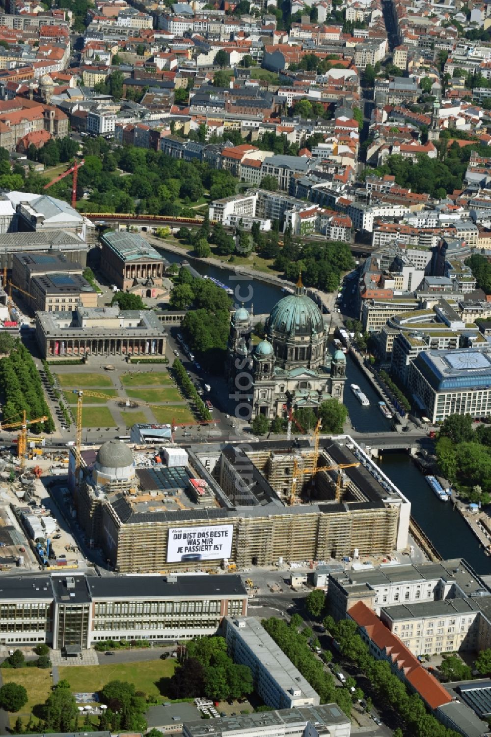 Berlin from above - Construction site for the new building the largest and most important cultural construction of the Federal Republic, the building of the Humboldt Forum in the form of the Berlin Palace