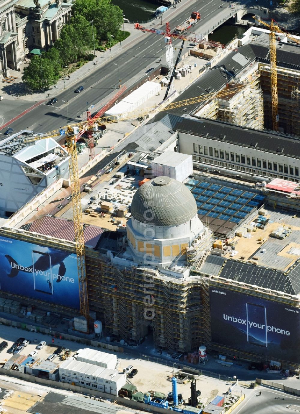 Aerial image Berlin - Construction site for the new building the largest and most important cultural construction of the Federal Republic, the building of the Humboldt Forum in the form of the Berlin Palace