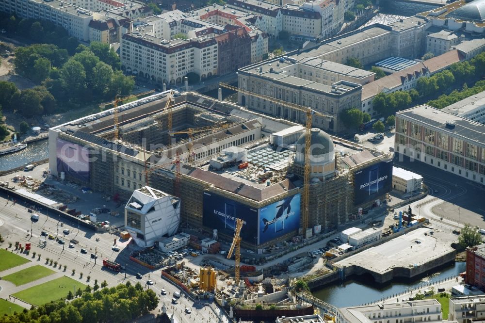 Aerial image Berlin - Construction site for the new building the largest and most important cultural construction of the Federal Republic, the building of the Humboldt Forum in the form of the Berlin Palace