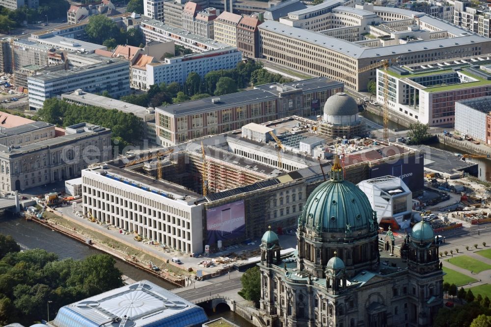 Aerial image Berlin - Construction site for the new building the largest and most important cultural construction of the Federal Republic, the building of the Humboldt Forum in the form of the Berlin Palace