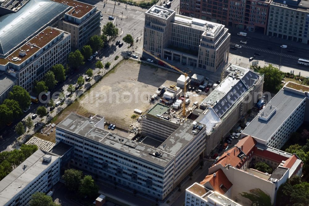 Aerial image Berlin - Construction site for the new building the largest and most important cultural construction of the Federal Republic, the building of the Humboldt Forum in the form of the Berlin Palace