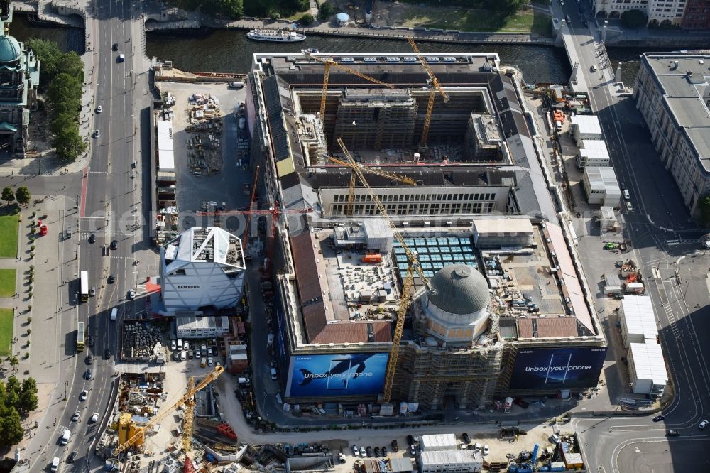 Aerial photograph Berlin - Construction site for the new building the largest and most important cultural construction of the Federal Republic, the building of the Humboldt Forum in the form of the Berlin Palace