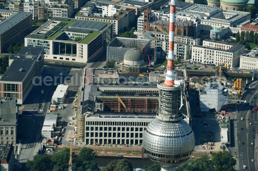 Aerial image Berlin - Construction site for the new building the largest and most important cultural construction of the Federal Republic, the building of the Humboldt Forum in the form of the Berlin Palace