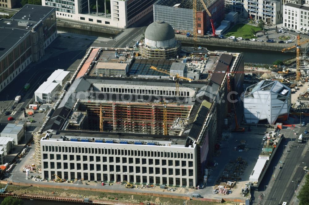 Aerial image Berlin - Construction site for the new building the largest and most important cultural construction of the Federal Republic, the building of the Humboldt Forum in the form of the Berlin Palace